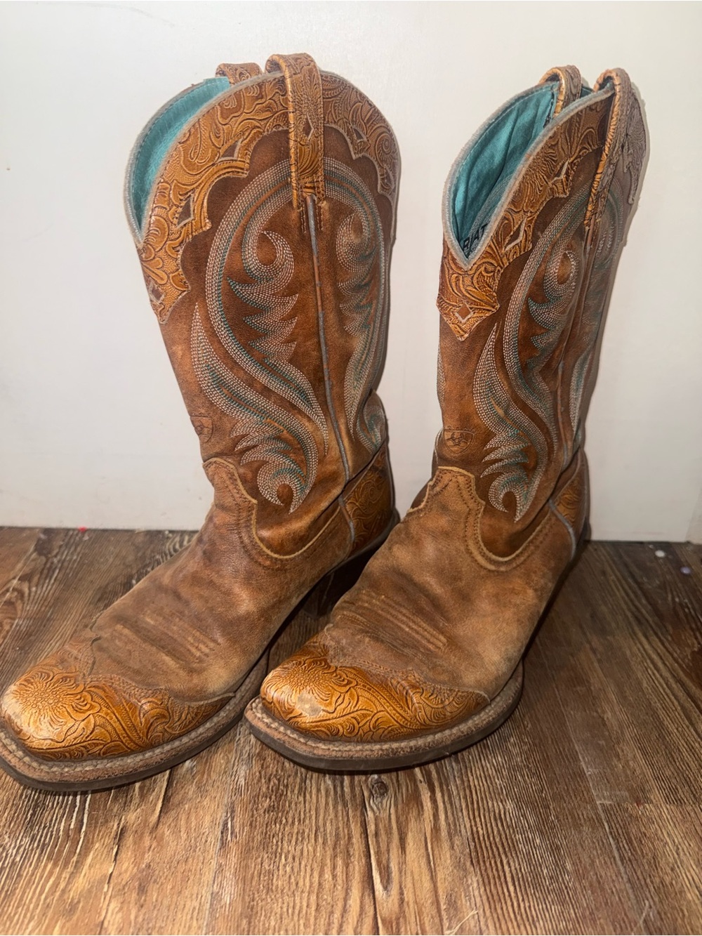 Ariat Tooled Leather Western Cowgirl Boots Turquoise Square Toe Women’s